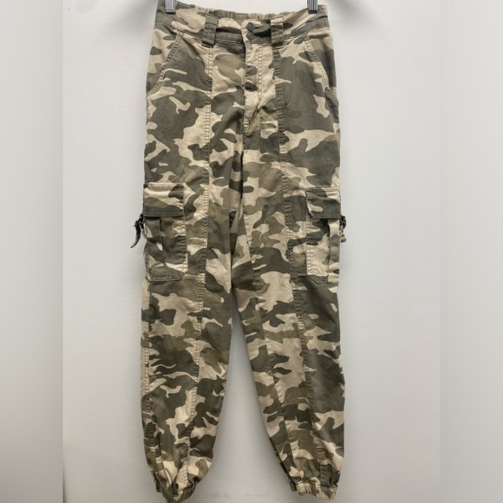 4 for $25 💜 Garage Camo Jogger / Pants Size XS